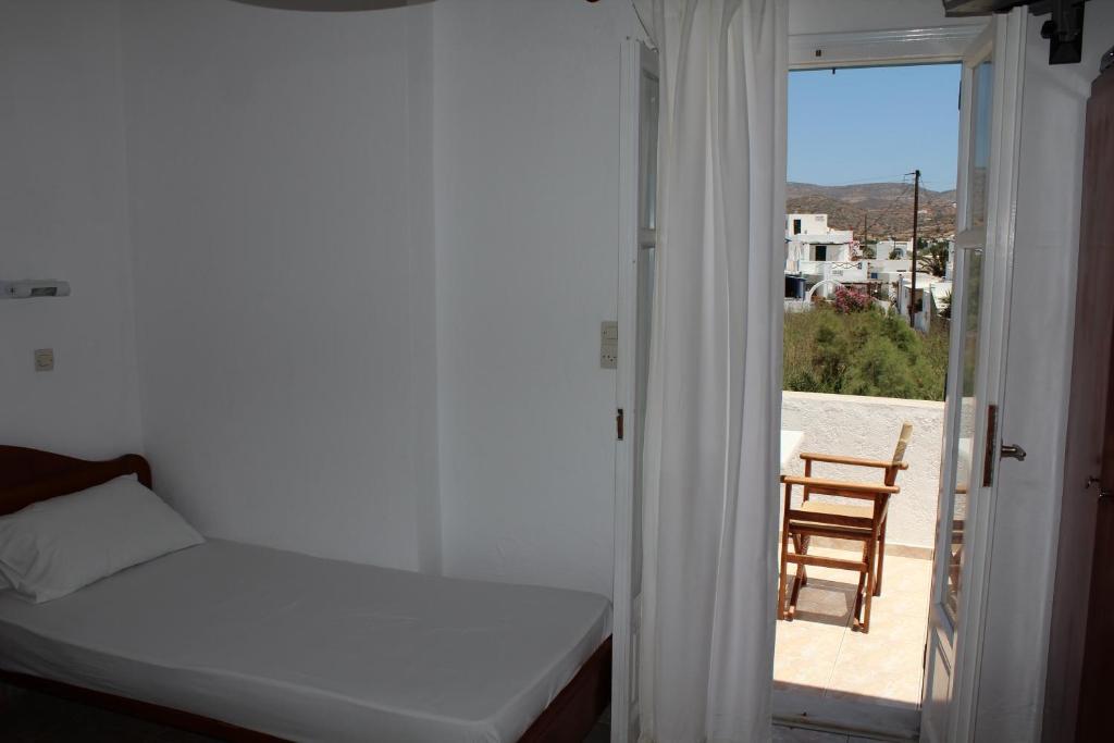 Meltemi Pension Ios Chora Chambre photo