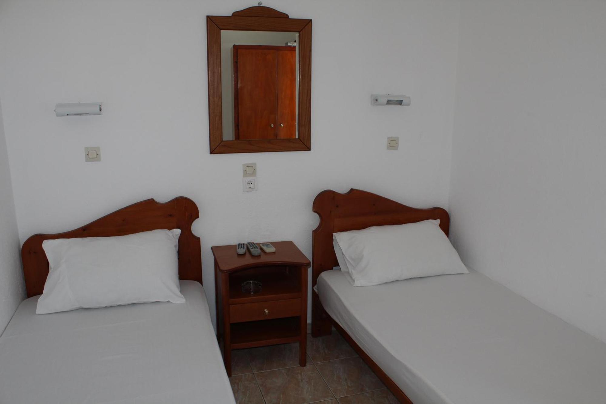 Meltemi Pension Ios Chora Extérieur photo